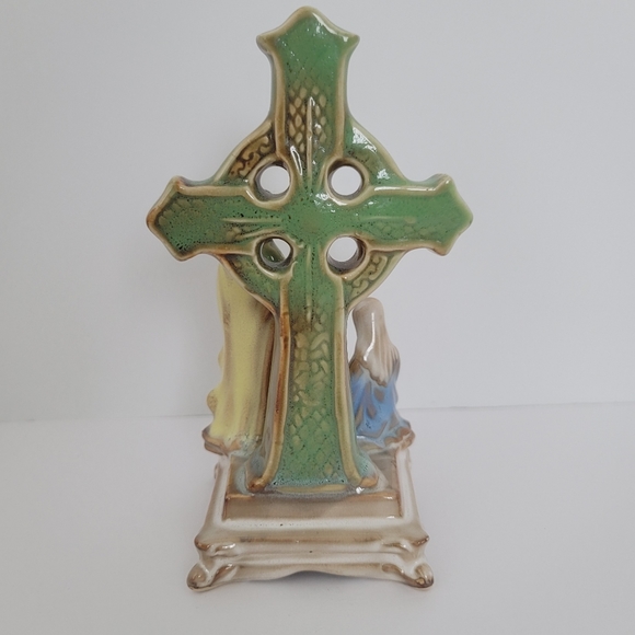 Vintage Porcelain Nativity Scene with Cross 6” Tall - Picture 5 of 9